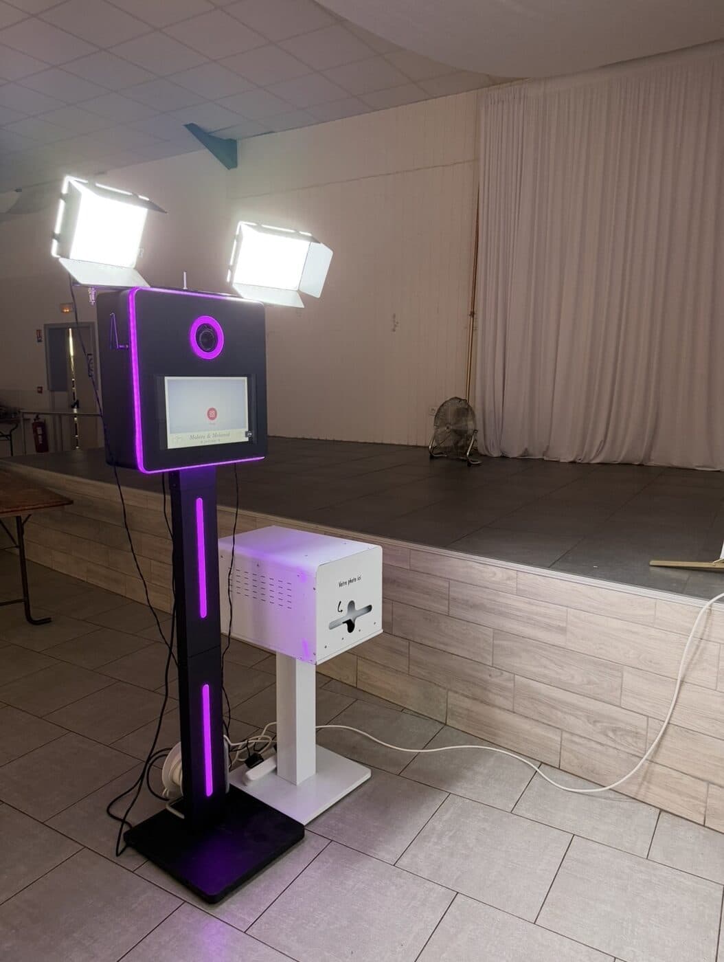 Photobooth The Smile Box installé dans une salle de réception